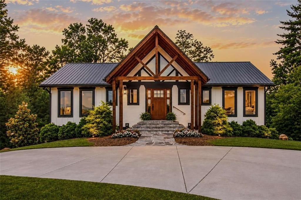 1046 Crossroads Church Road