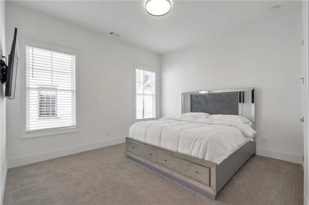 Dunwoody, Georgia 30338, United States, 6 Bedrooms Bedrooms, ,6 BathroomsBathrooms,Residential,Pending,118956