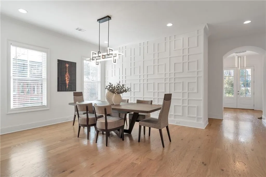 Dunwoody, Georgia 30338, United States, 6 Bedrooms Bedrooms, ,6 BathroomsBathrooms,Residential,Pending,118956