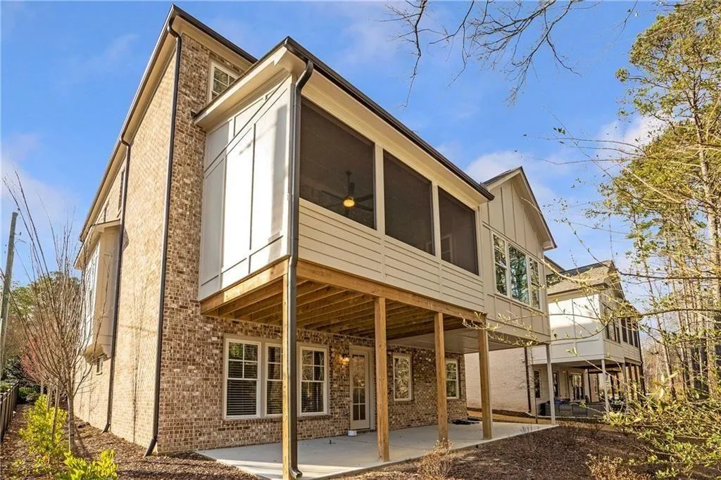 Dunwoody, Georgia 30338, United States, 6 Bedrooms Bedrooms, ,6 BathroomsBathrooms,Residential,Pending,118956