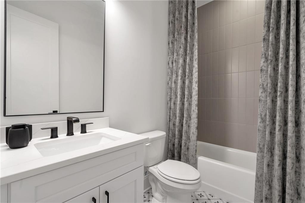 4505 Caroline Walk, Dunwoody, Georgia image 7