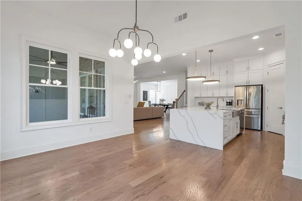 Dunwoody, Georgia 30338, United States, 6 Bedrooms Bedrooms, ,6 BathroomsBathrooms,Residential,Pending,118956