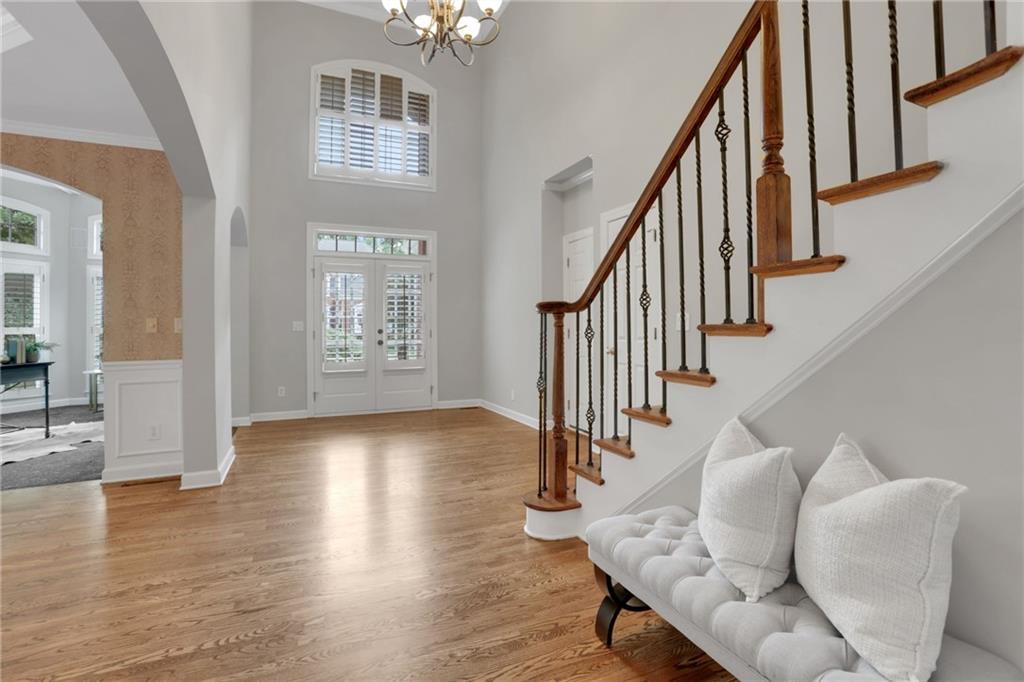 5304 Davenport Manor