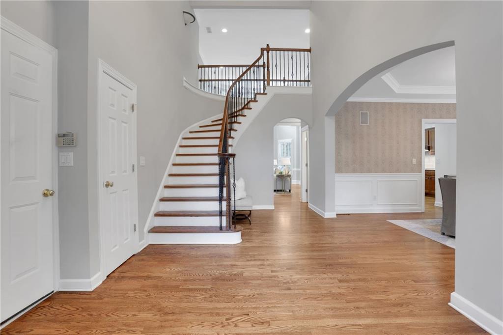 5304 Davenport Manor