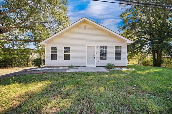 1367 RAILROAD AVE, SUGAR HILL, GA 30518 - Image dd08b5cfbcd8a7d8691e018a292f7921/4056179599