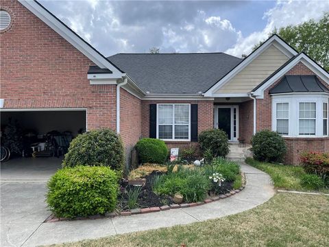 Homes For Sale - 3324 Dunbar Lane<br/> Suwanee, GA 30024