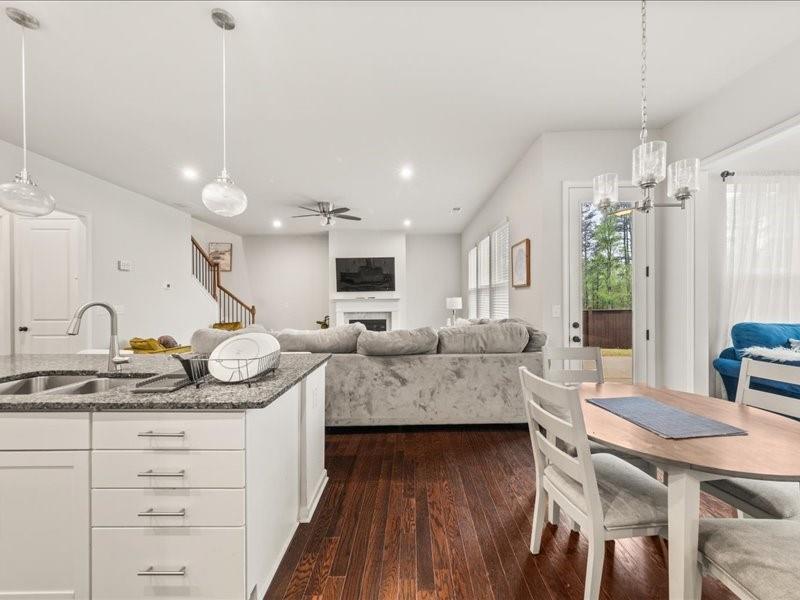 1395 Crestwind Road NW