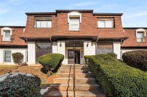 Condo For Sale - 143 Rue Fontaine<br/> Lithonia, GA 30038