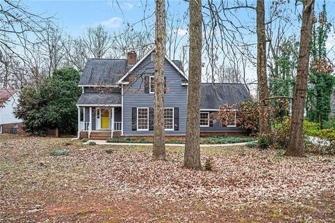 Homes For Sale - 8234 Dawn Drive<br/> Jonesboro, GA 30236