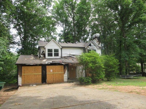 Homes For Sale - 5333 Greenhedge Trail<br/> Stone Mountain, GA 30088