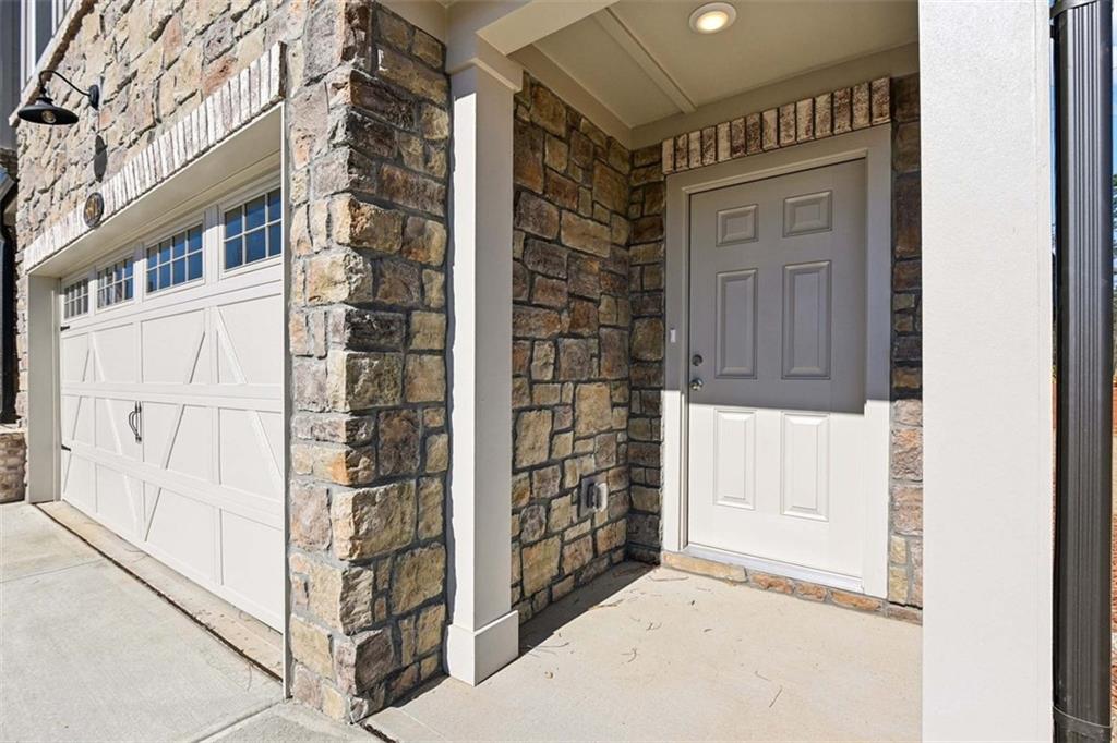 6692 Armonia Drive SW