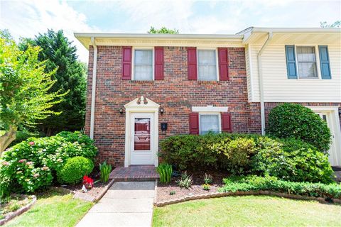 Townhouse For Sale - 2446 Lehaven Drive<br/> Dekalb County, Tucker, GA 30084