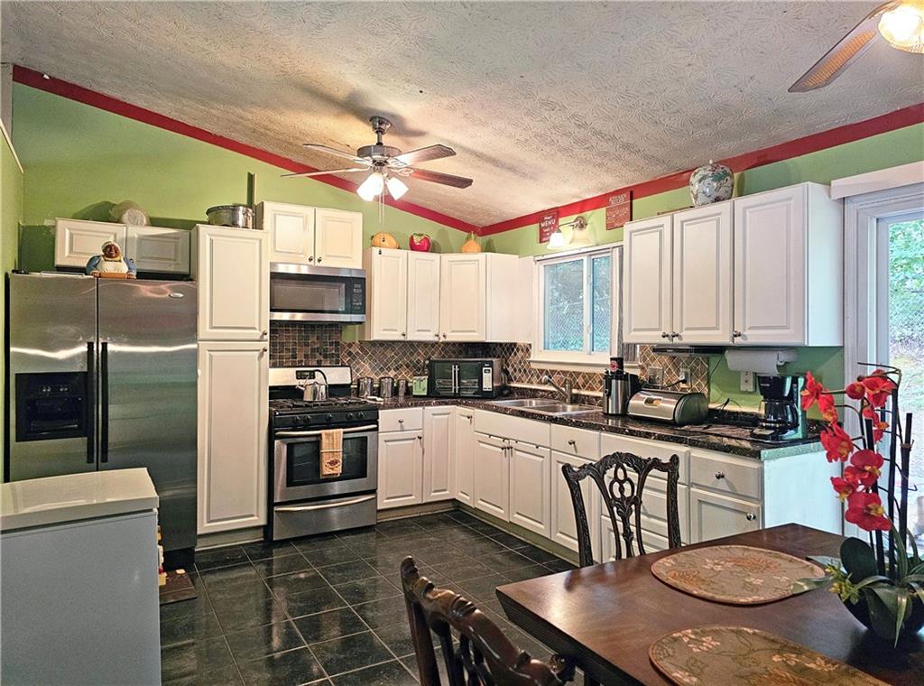 708 Greenhedge Drive