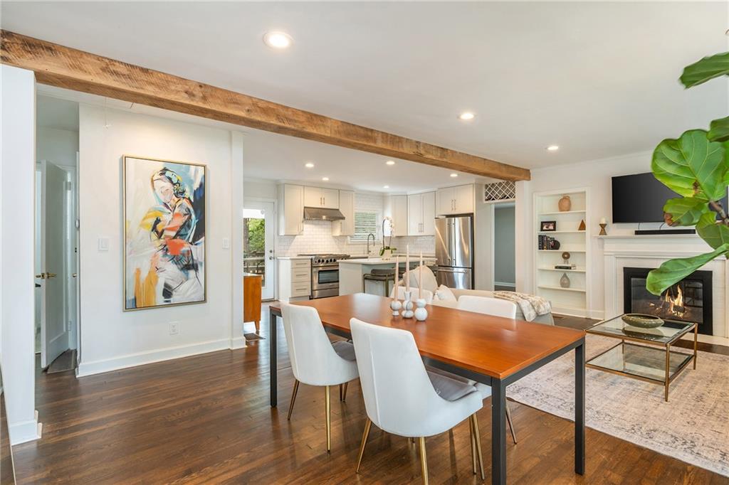 960 Lindridge Drive NE