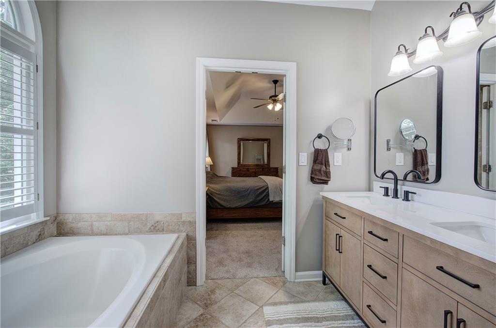 3186 Sail Winds Drive, Acworth, Georgia image 38