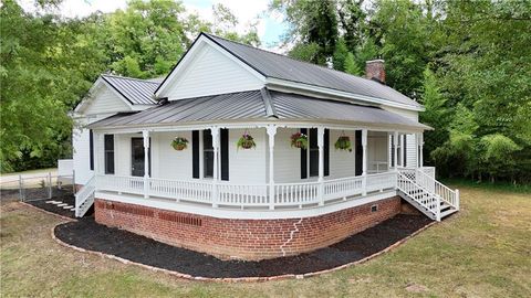 104 Cherry Street Adairsville GA 30103