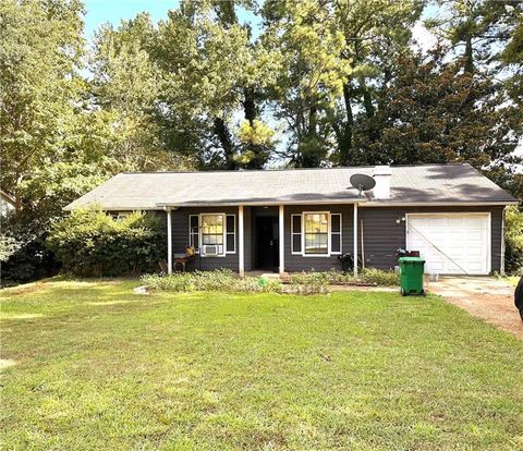 Photo of 3901 Wood Path Drive, Stone Mountain, GA 30083 (MLS # 7622381)