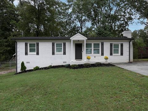 Photo of 2444 Woodland Drive NW, Kennesaw, GA 30152 (MLS # 7661058)