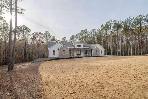 A home in Dacula