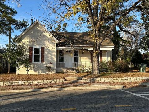Homes For Sale - 1007 Peek Street<br/> Conyers, GA 30012