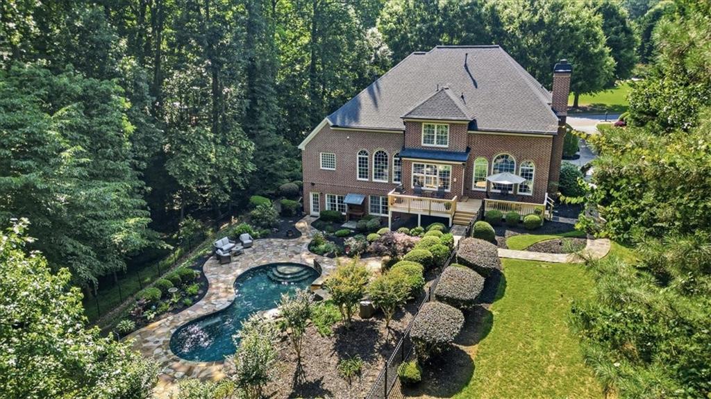 880 Colonial Lane