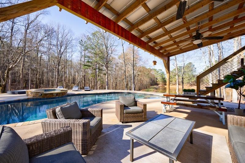 3055 Spring Hill Drive