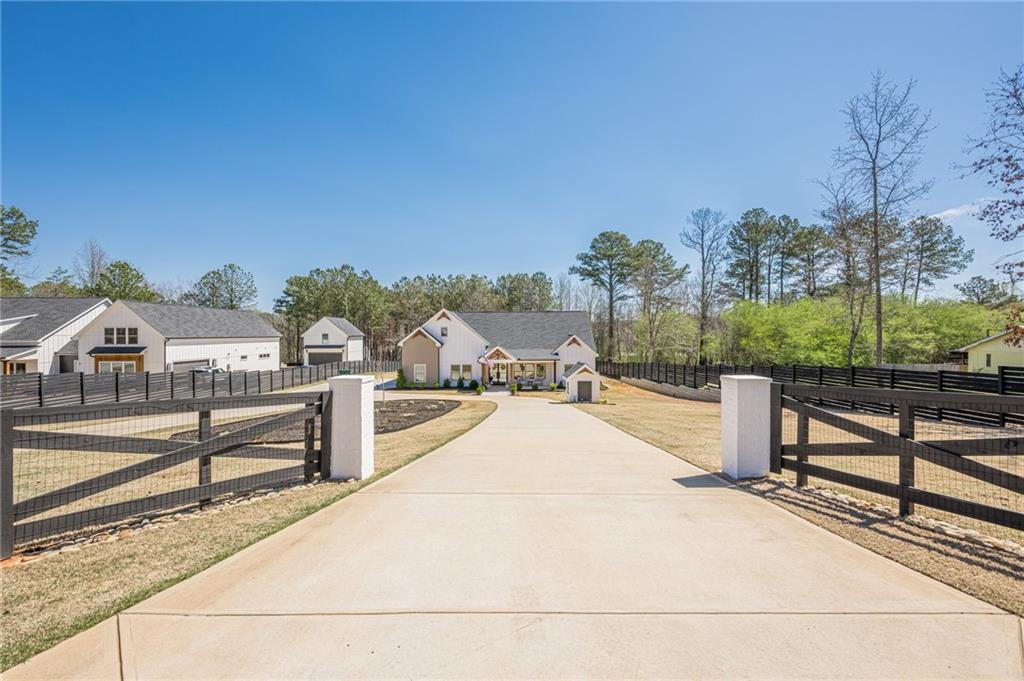 154 Pine Needle Drive, Dawsonville, Georgia image 2