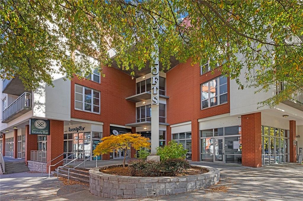 245 N Highland Avenue NE 323