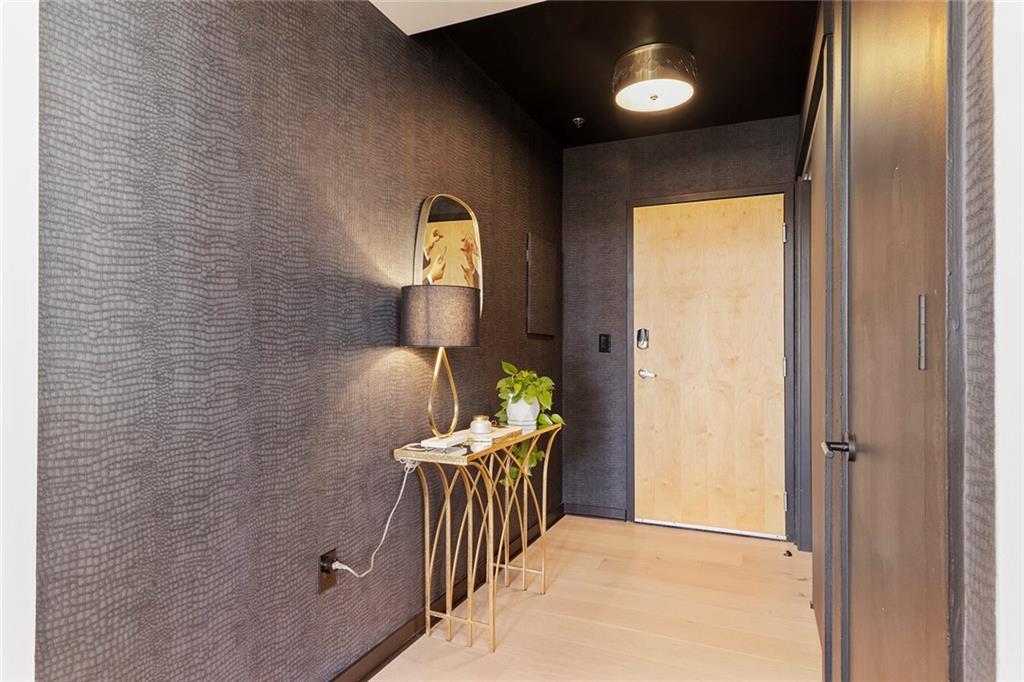 245 N Highland Avenue NE 323