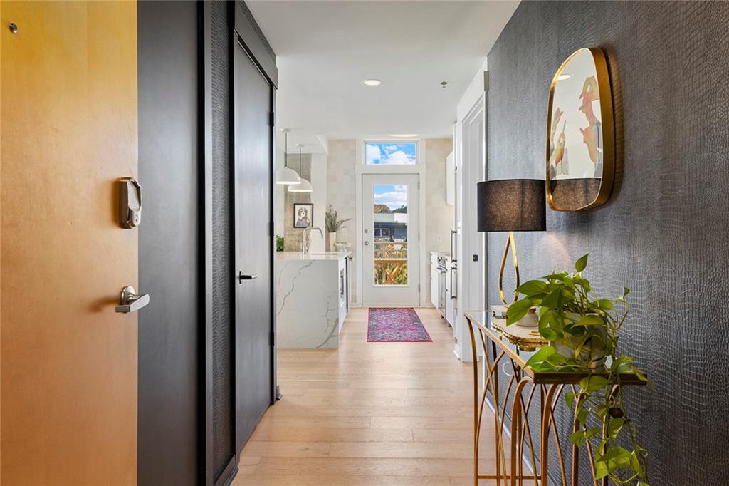 245 N Highland Avenue NE 323