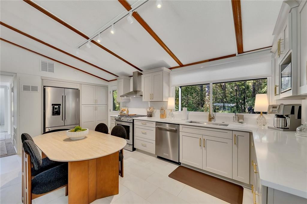 Sherwood Forest - Residential Lease