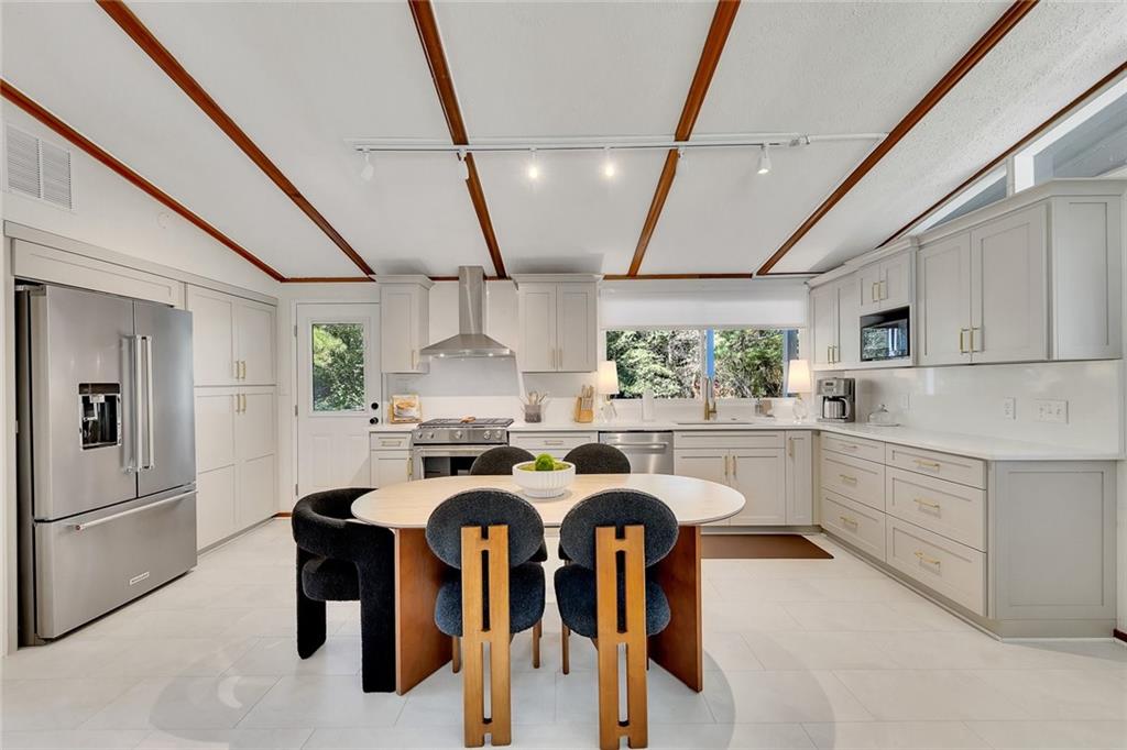 Sherwood Forest - Residential Lease