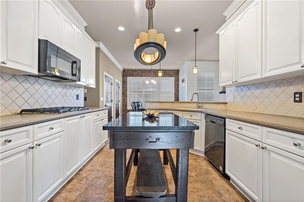 3236 Copper Creek Lane NE