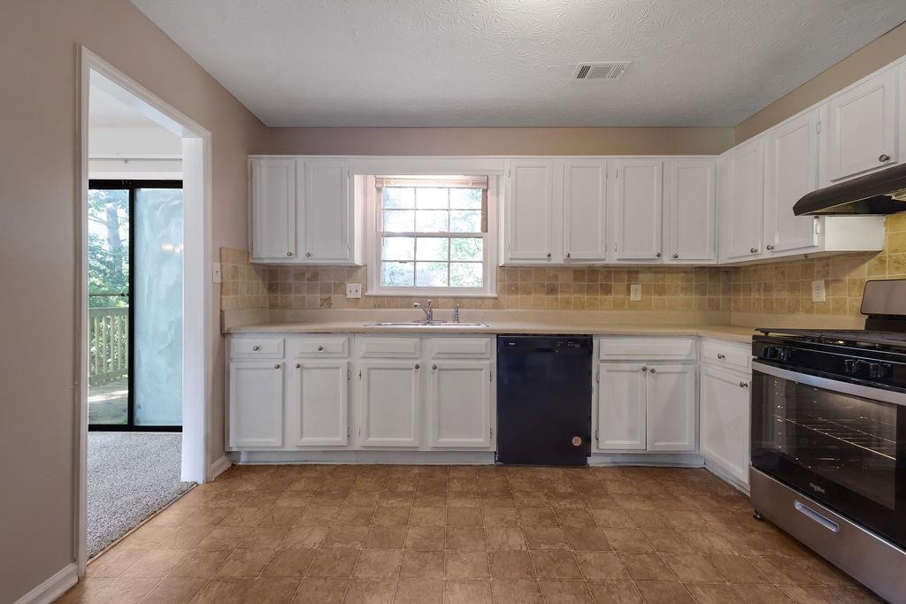 785 Redland Drive, Jonesboro, Georgia image 11