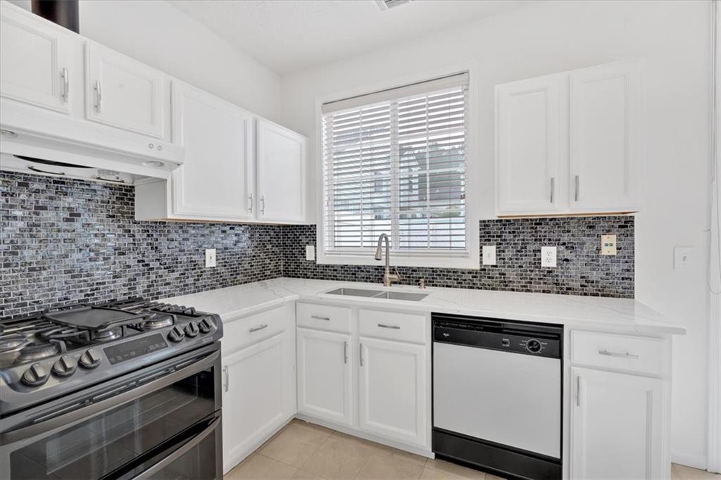 STONECROFT - Residential Lease