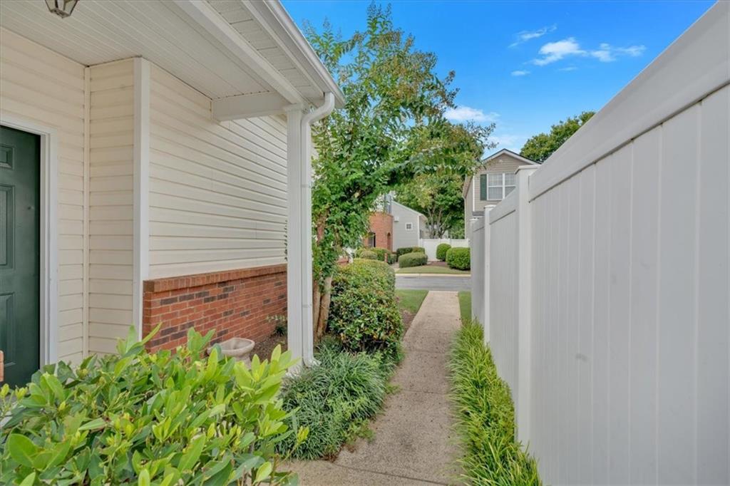 STONECROFT - Residential Lease