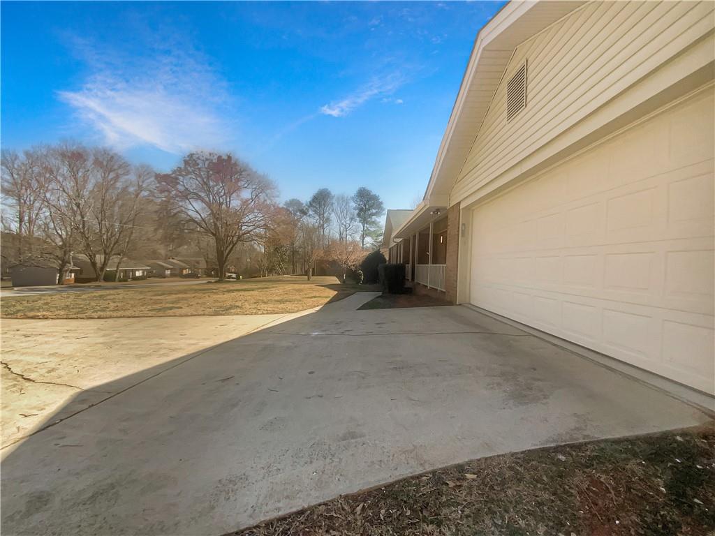 5926 Brassie Ridge Lane, Ellenwood, Georgia image 3