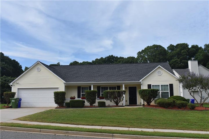 Photo 1 of 32 — 904 Meadow Walk Drive, Monroe, GA 30656