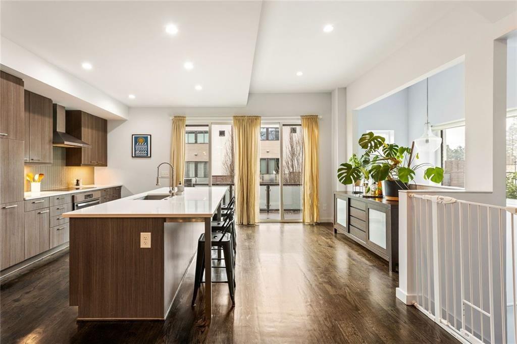 1310 Axis Circle NE 1