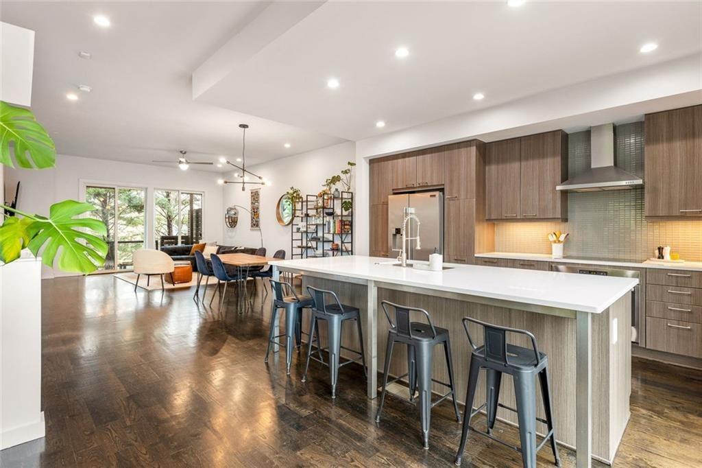 1310 Axis Circle NE 1