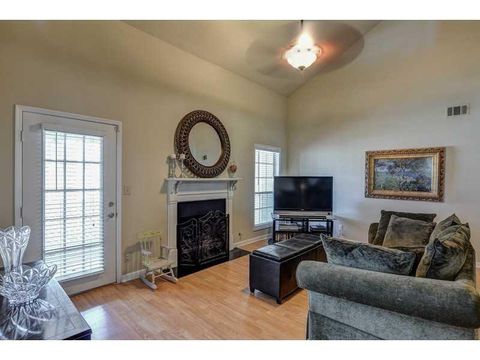 Condo For Rent - 4101 Riverlook Parkway #101<br/> Marietta, GA 30067