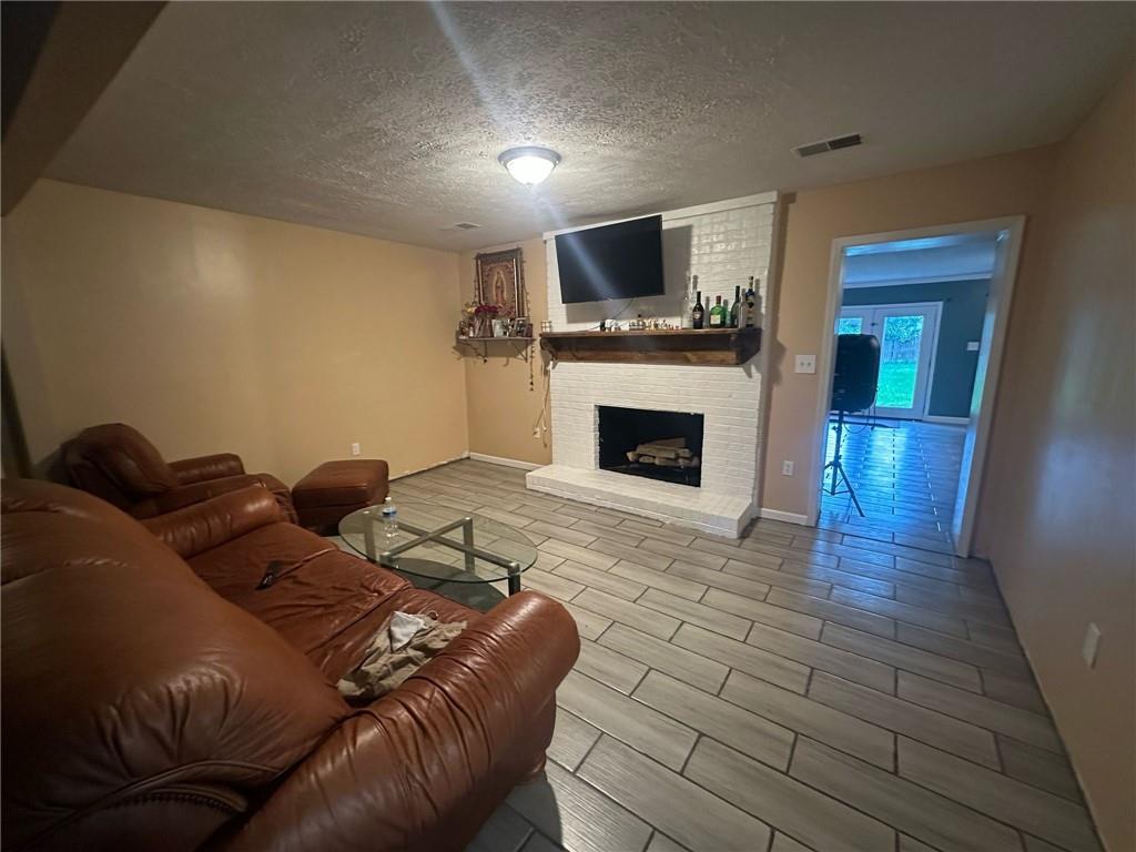 661 Oak Drive, Riverdale, Georgia image 6
