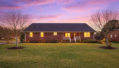 Homes For Sale - 11 Paige Street<br/> Cartersville, GA 30121