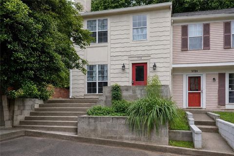 Townhouse For Sale - 3722 Jamestown Court<br/> Dekalb County, Atlanta, GA 30340