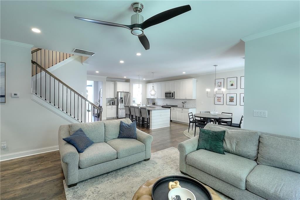 2181 Hempstead Court