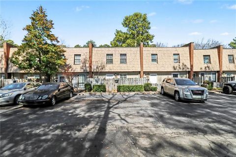 Condo For Sale - 1388 Wood Circle Cir<br/> Clayton County, Morrow, GA 30260