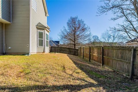 A home in Fairburn