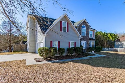 A home in Fairburn