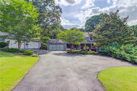 A home in Dacula