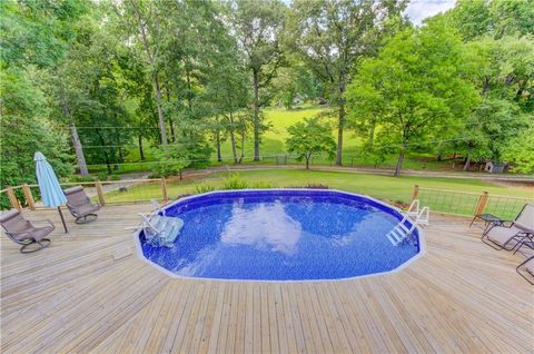 A home in Dacula